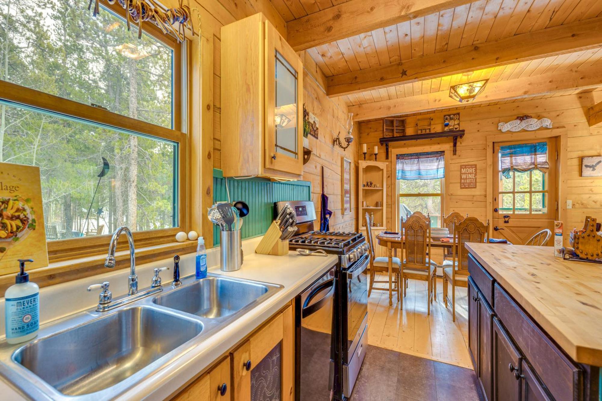 Secluded Black Hawk Log Cabin With Fire Pit! Buitenkant foto