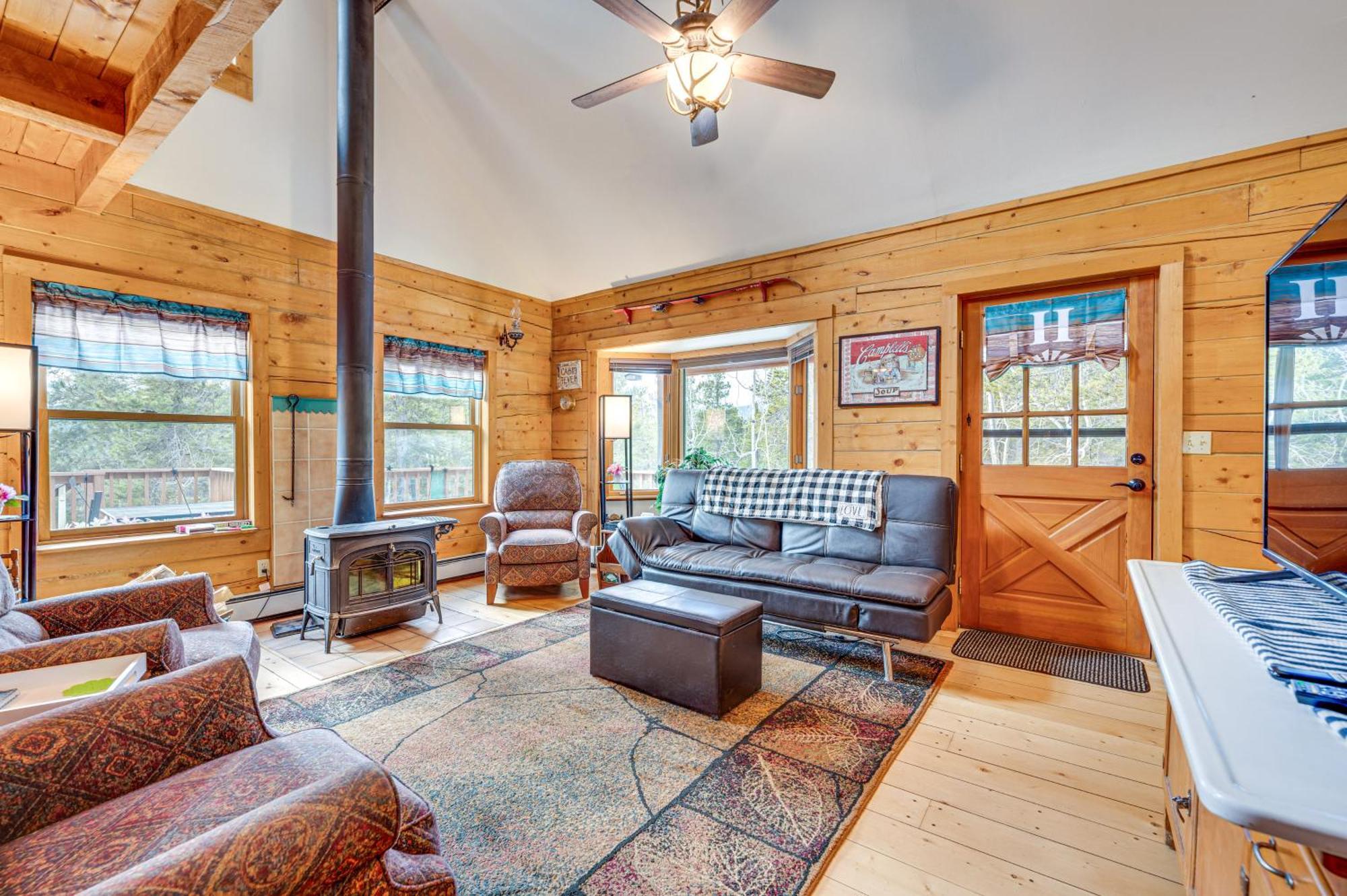 Secluded Black Hawk Log Cabin With Fire Pit! Buitenkant foto